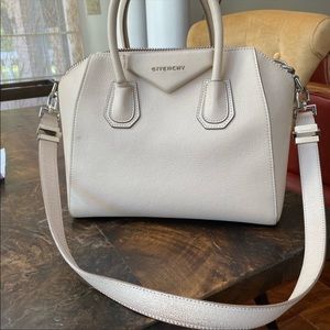 Givenchy small antigona shoulder bag.